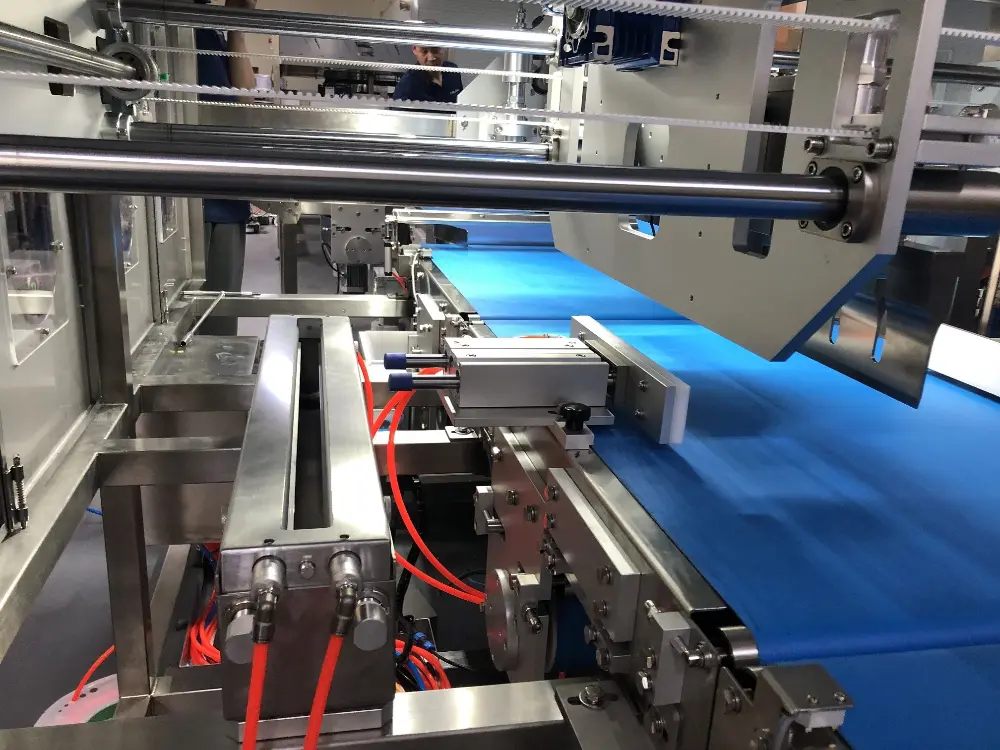 Поточная ультразвуковая машина для нарезки тортов и бисквита Ultrasonic GL-8000