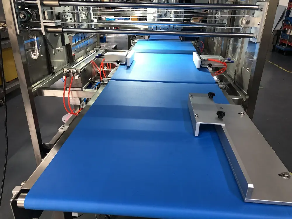 Поточная ультразвуковая машина для нарезки тортов и бисквита Ultrasonic GL-8000